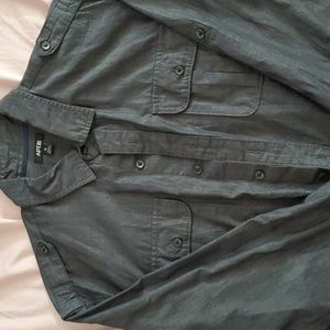 Men's gray button shirt size M